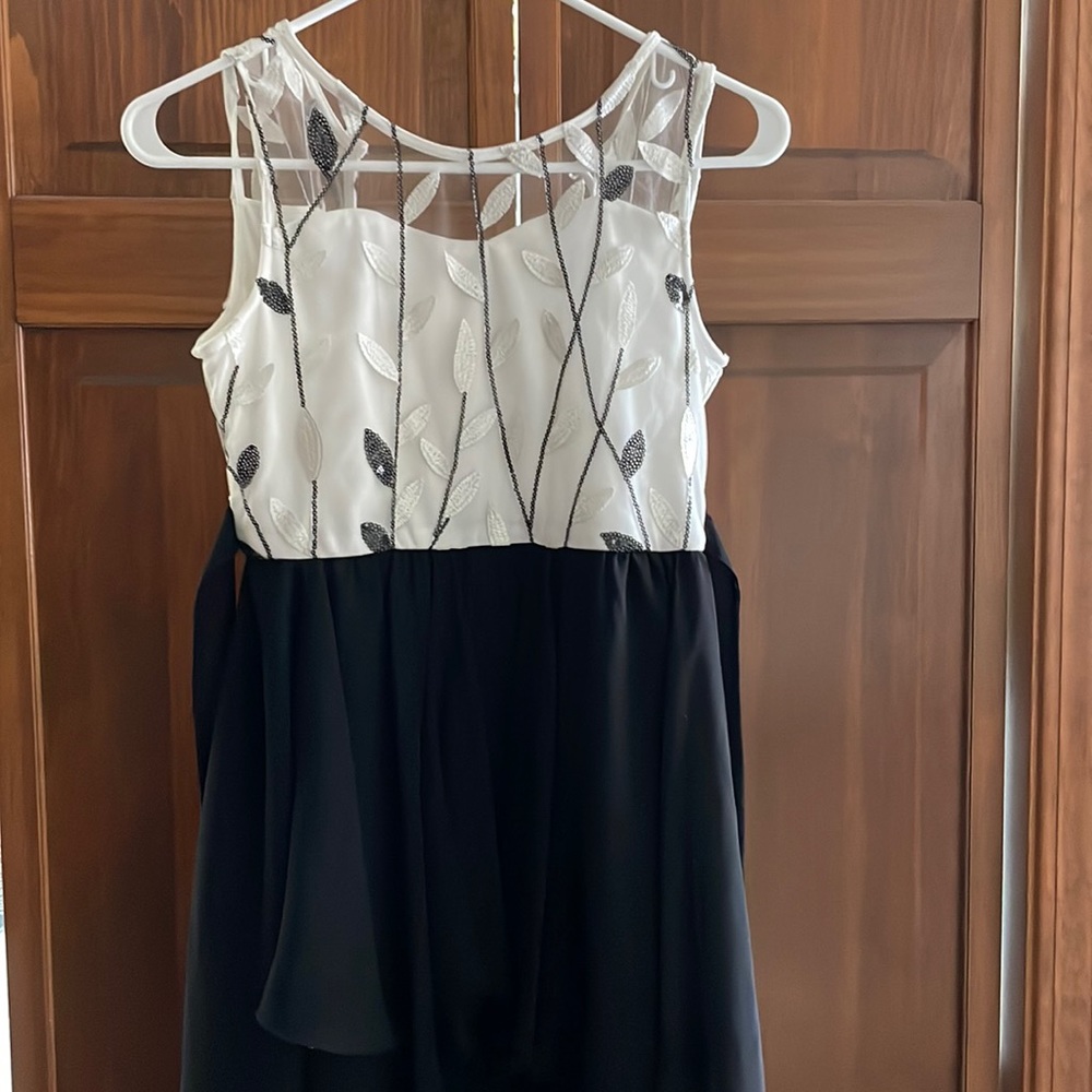 Girls sleeveless dress